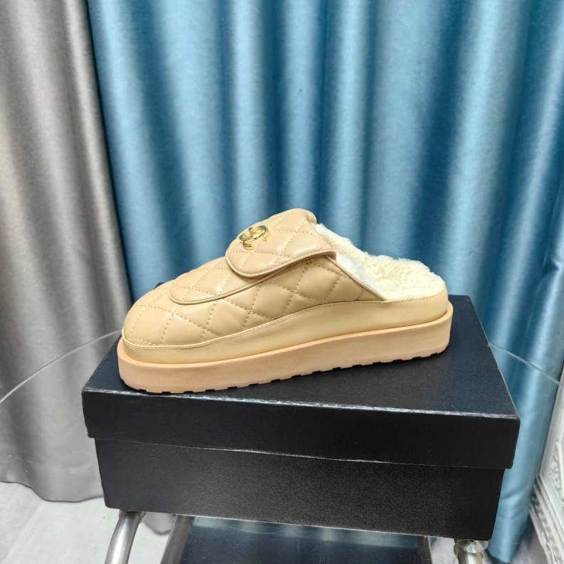 Affordable Chxnxl Slippers 123294