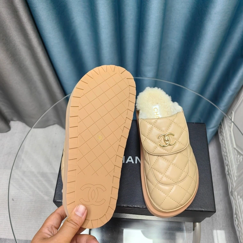 Affordable Chxnxl Slippers 123294