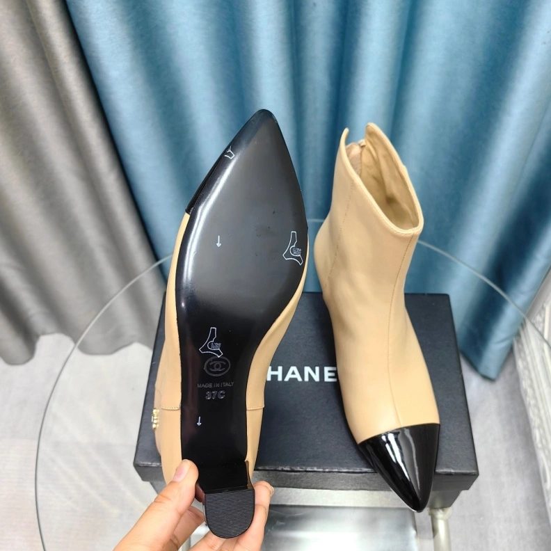 Fashionable Chxnxl Boots 123835