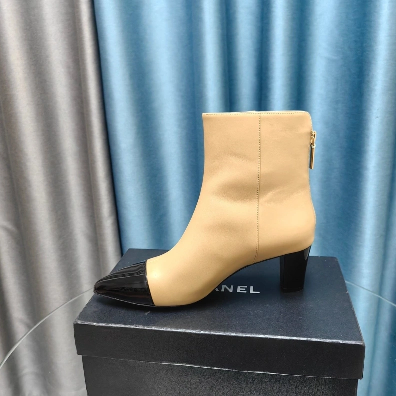 Fashionable Chxnxl Boots 123835
