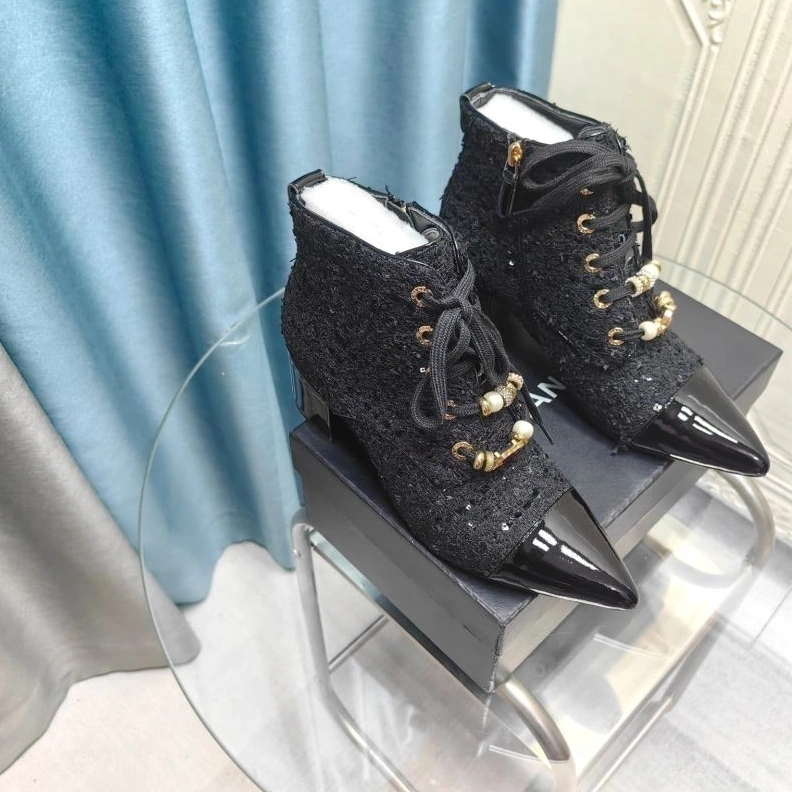 Cozy Chxnxl Boots 123288