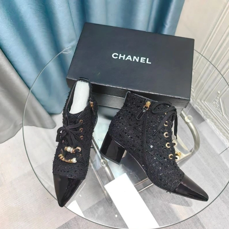 Cozy Chxnxl Boots 123288