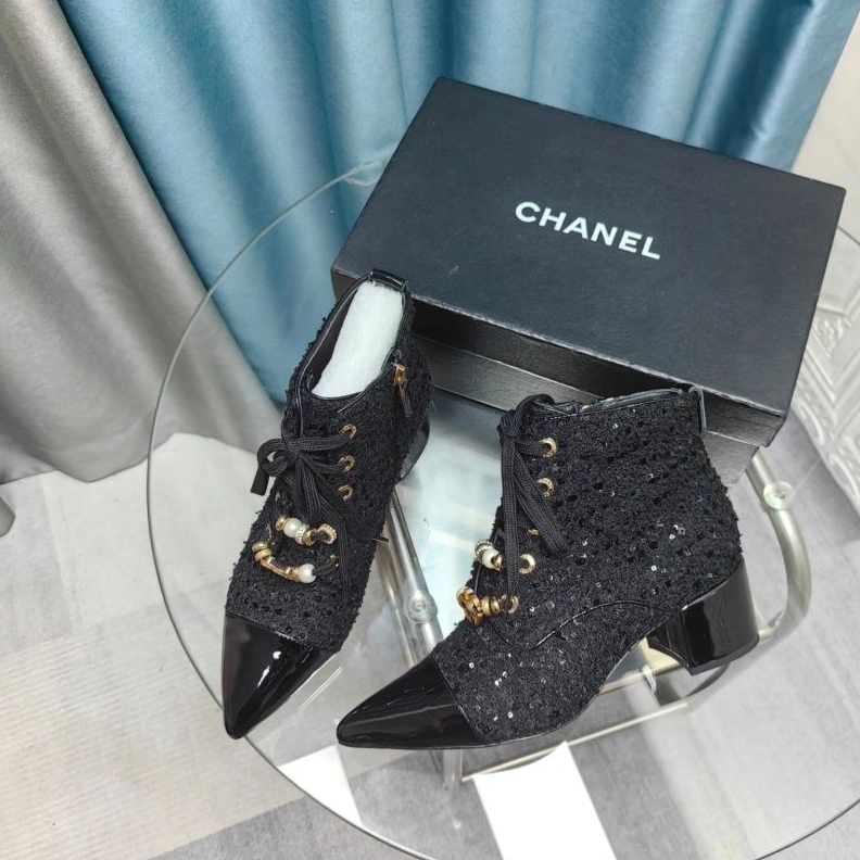 Cozy Chxnxl Boots 123288