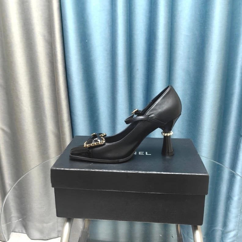 WellDesigned Chxnxl High Heels 123151