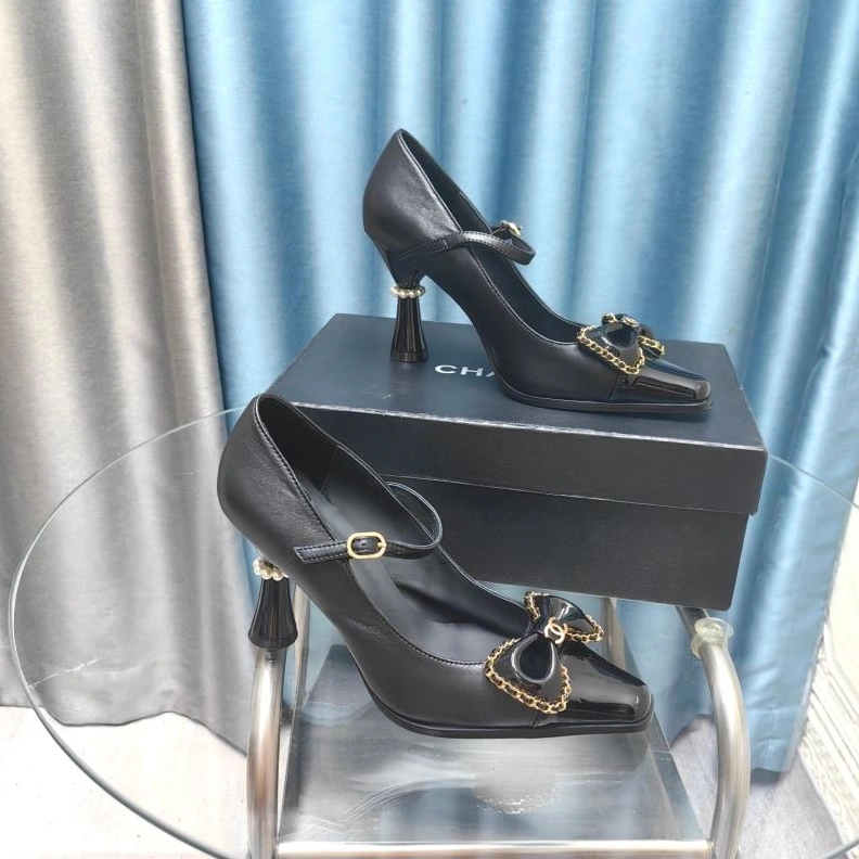 WellDesigned Chxnxl High Heels 123151