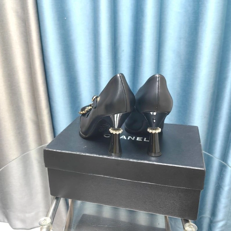 WellDesigned Chxnxl High Heels 123151