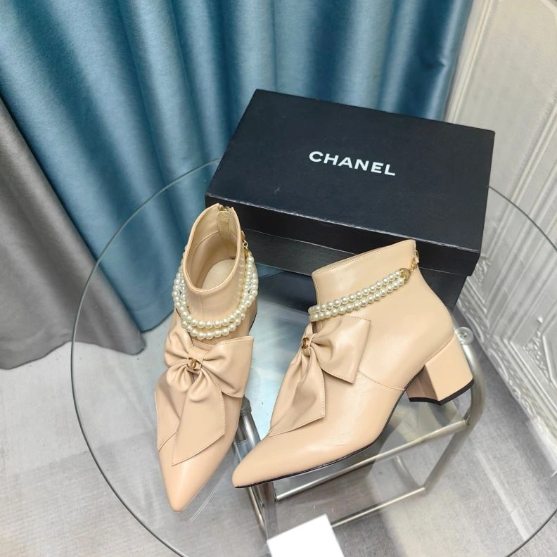 Versatile Chxnxl Boots 123273