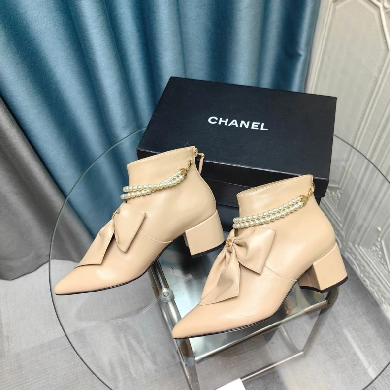 Versatile Chxnxl Boots 123273