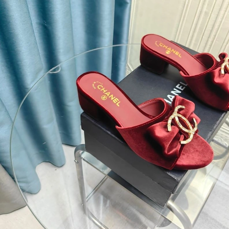 Bold Chxnxl Slippers 122762