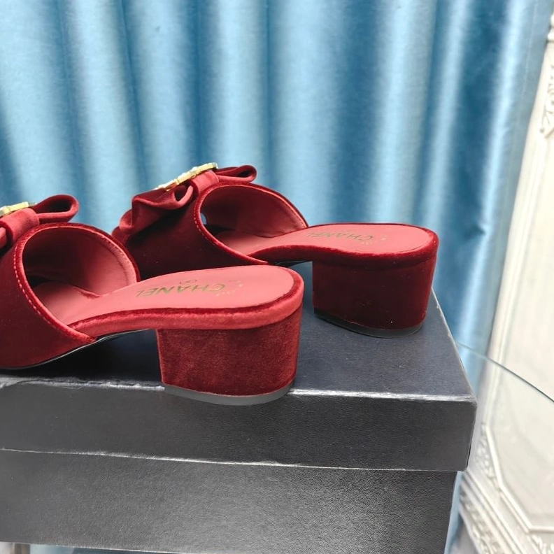Bold Chxnxl Slippers 122762