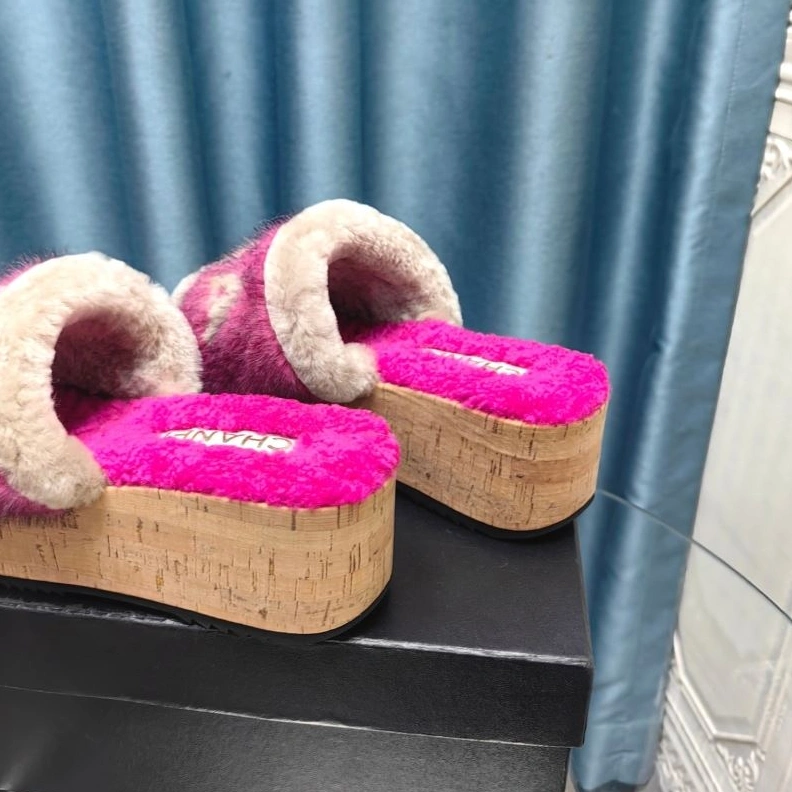 Practical Chxnxl Slippers 122763