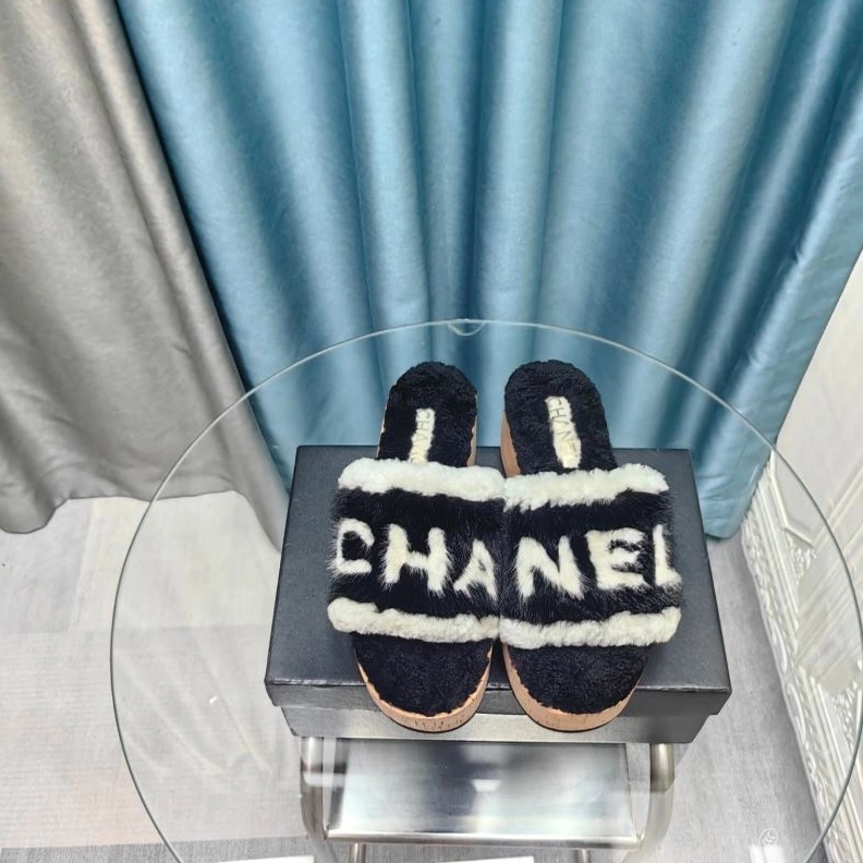 Timeless Chxnxl Slippers 122752