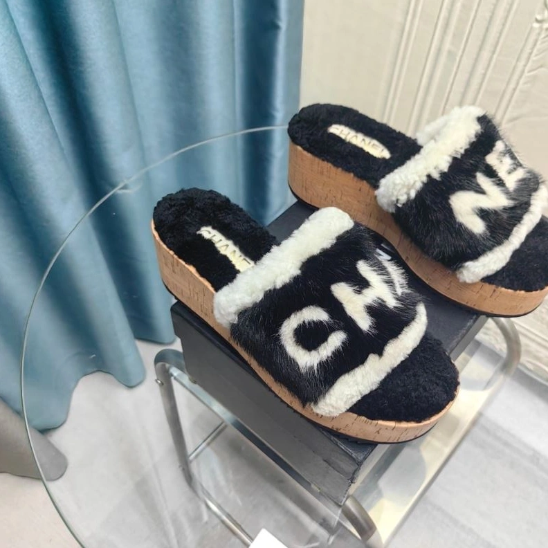 Timeless Chxnxl Slippers 122752
