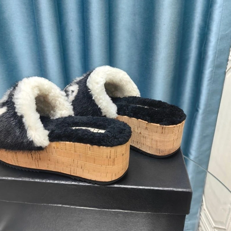 Timeless Chxnxl Slippers 122752