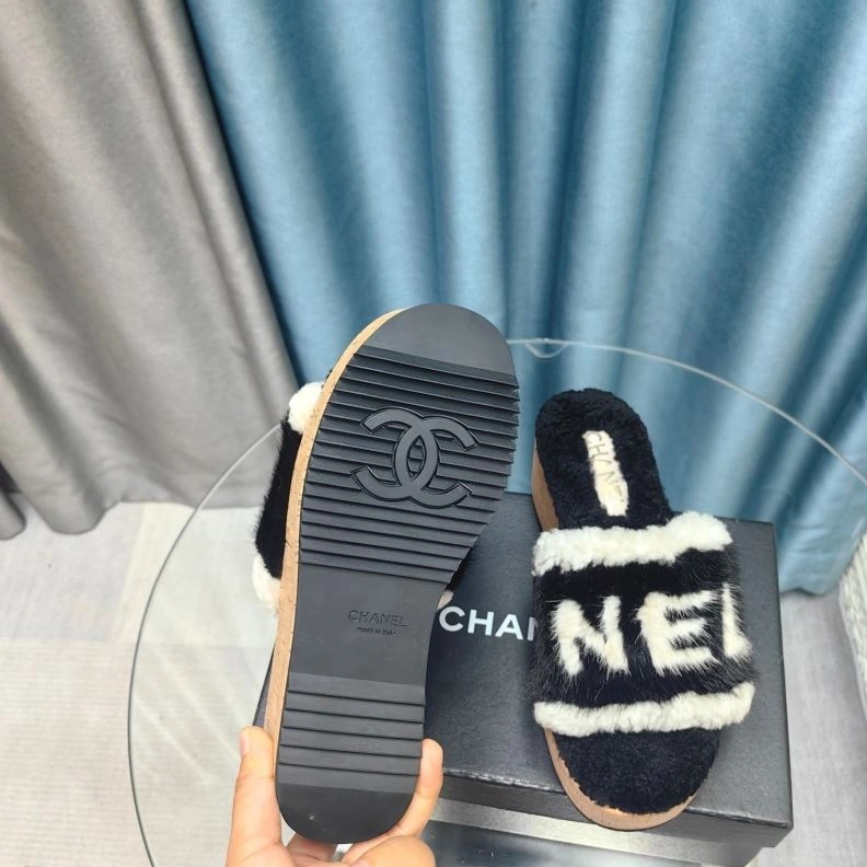 Timeless Chxnxl Slippers 122752