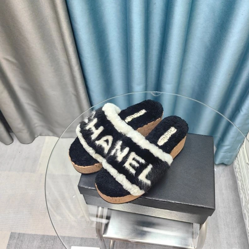 Timeless Chxnxl Slippers 122752