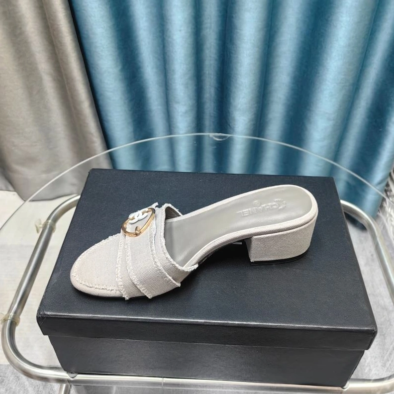 Affordable Chxnxl Slippers 122753