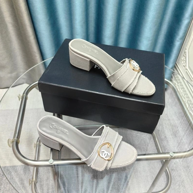 Affordable Chxnxl Slippers 122753