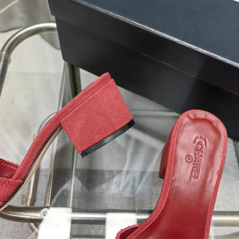 Lightweight Chxnxl Slippers 122754