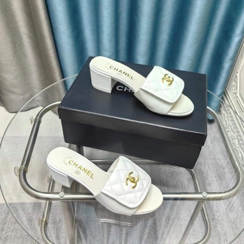 Chxnxl Slippers Bright 122736