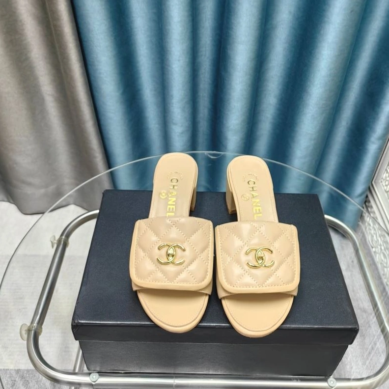 Efficient Chxnxl Slippers 122748
