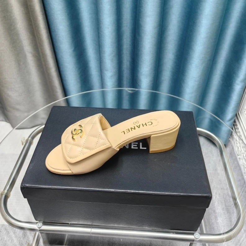 Efficient Chxnxl Slippers 122748