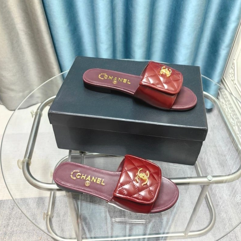 Unique Chxnxl Slippers 122723
