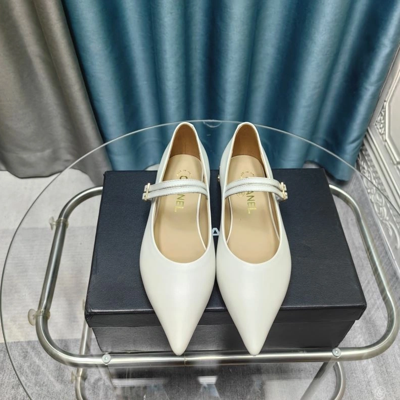 Bold Chxnxl Flat Shoes 123208