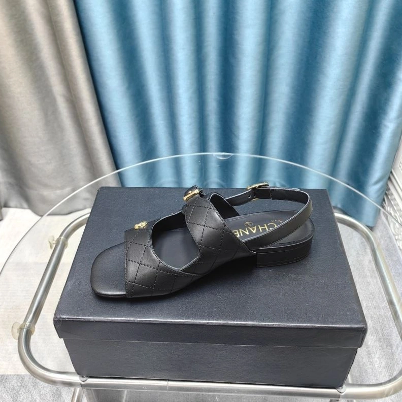 Sleek Chxnxl Sandals 123015