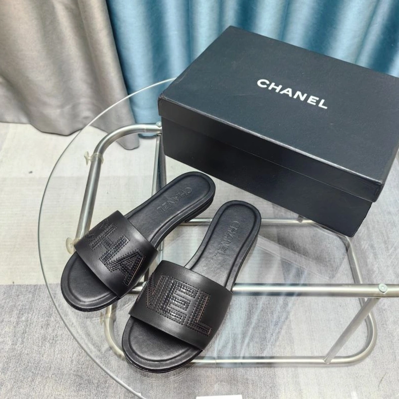 Lightweight Chxnxl Slippers 122727