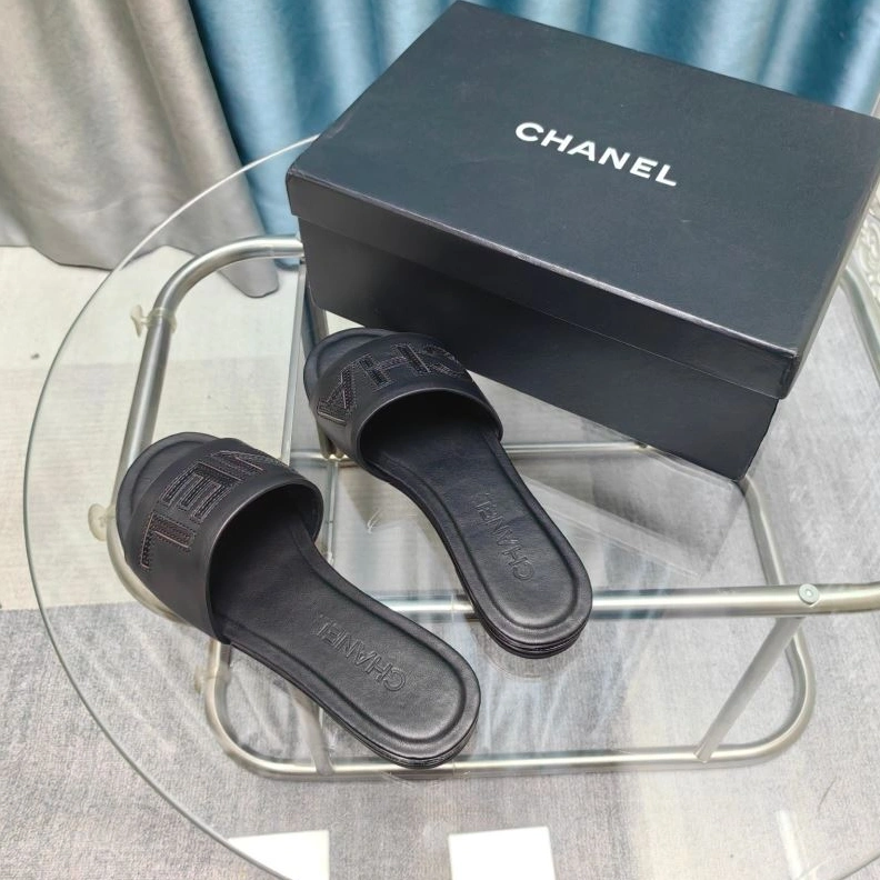 Lightweight Chxnxl Slippers 122727