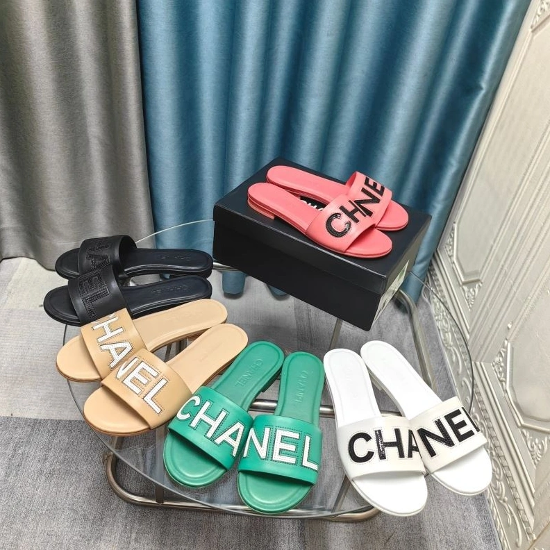 Lightweight Chxnxl Slippers 122727