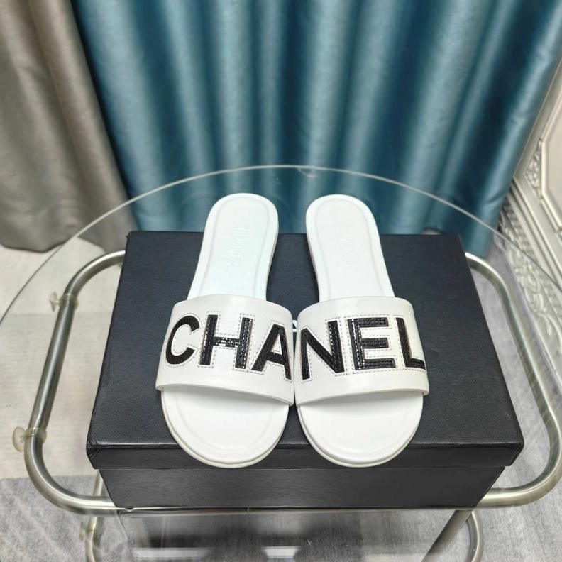 Durable Chxnxl Slippers 122747