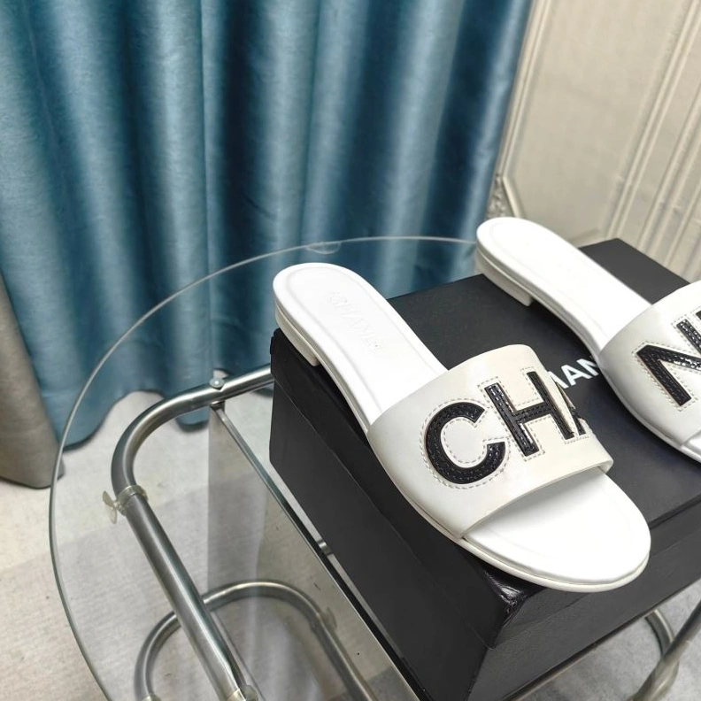 Durable Chxnxl Slippers 122747