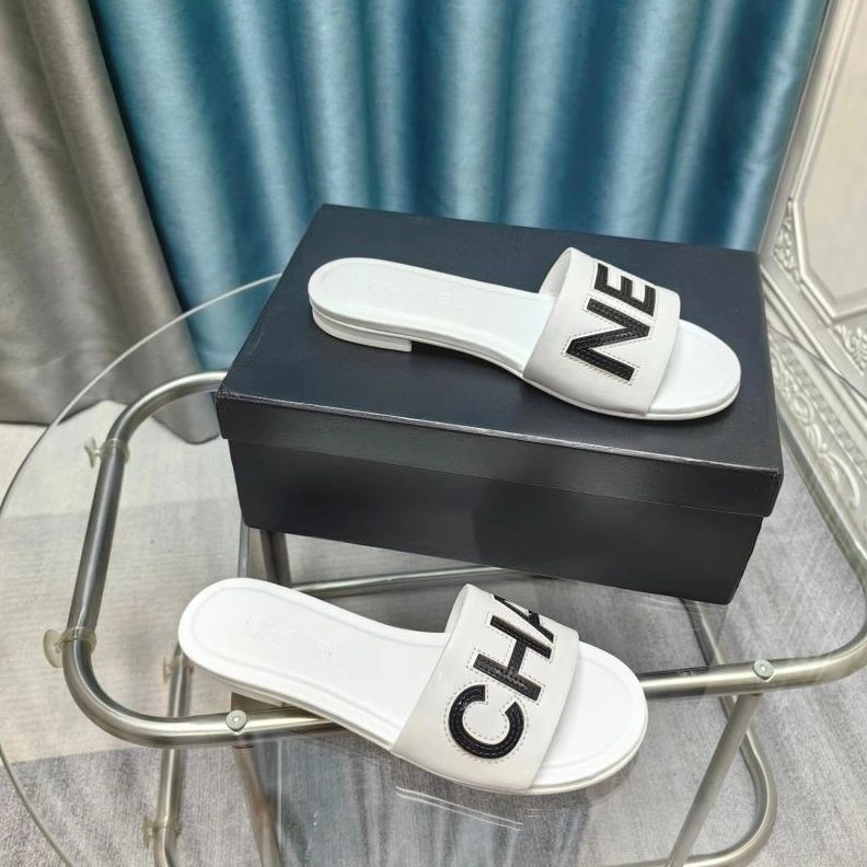Durable Chxnxl Slippers 122747