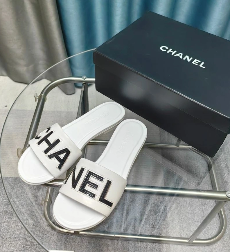 Durable Chxnxl Slippers 122747