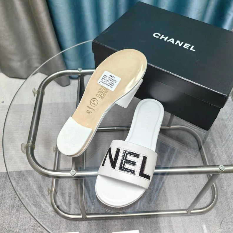 Durable Chxnxl Slippers 122747
