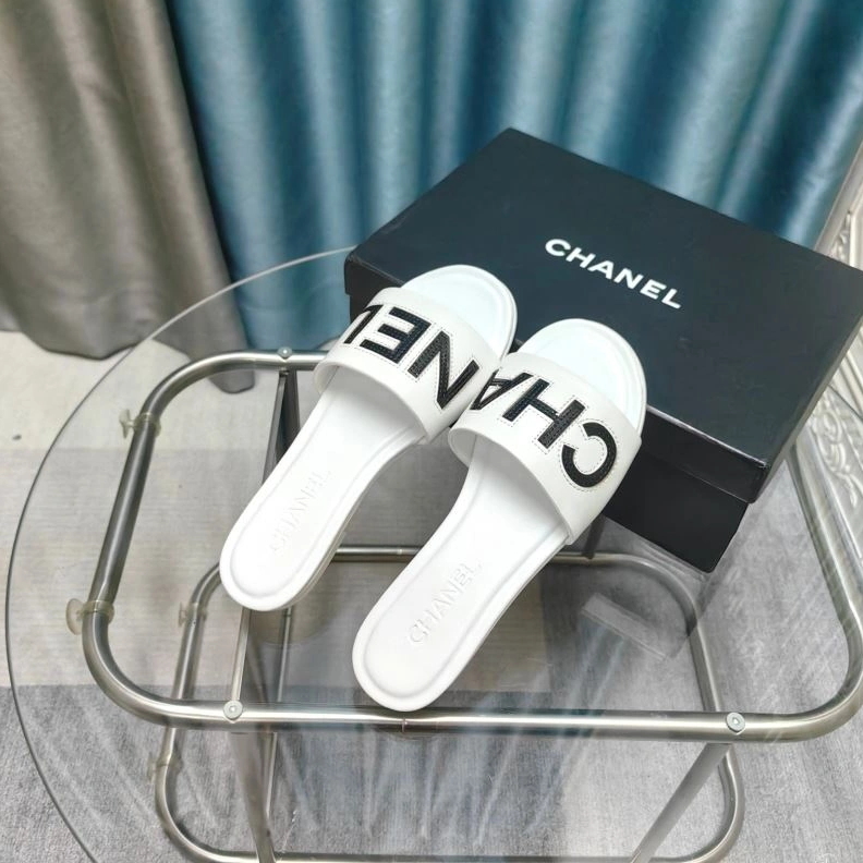 Durable Chxnxl Slippers 122747