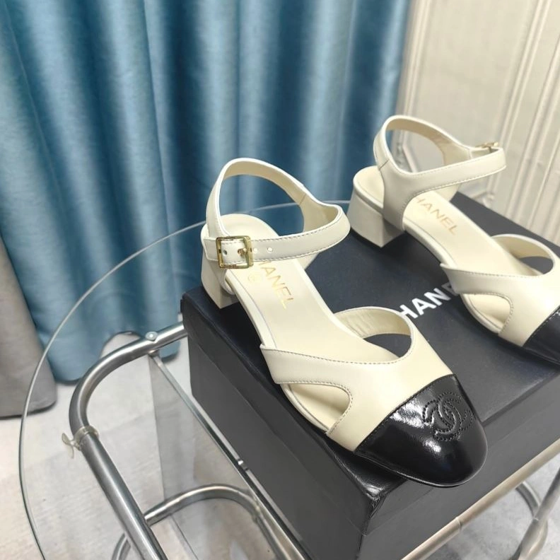 Fashionable Chxnxl Sandals 123005