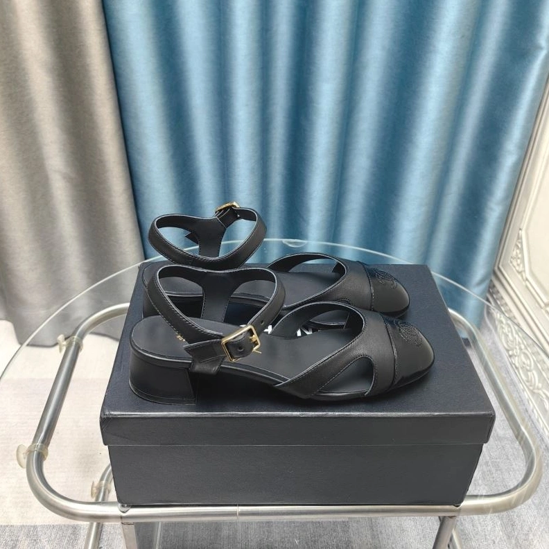 Unique Chxnxl Sandals 123008
