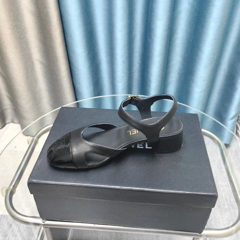 Unique Chxnxl Sandals 123008