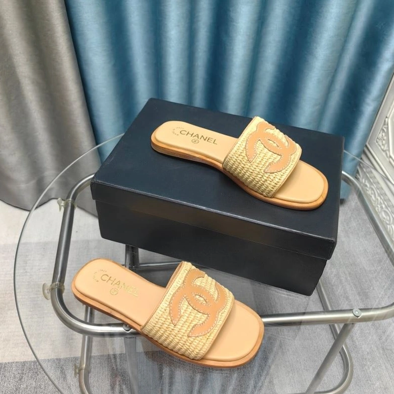 EasyMatch Chxnxl Slippers 122722