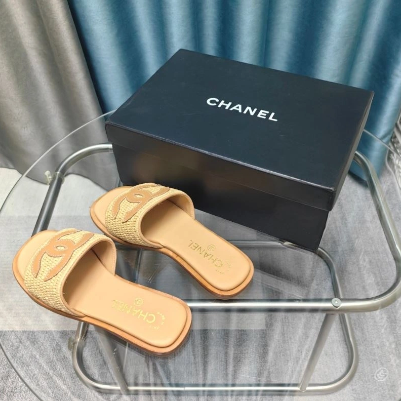 EasyMatch Chxnxl Slippers 122722