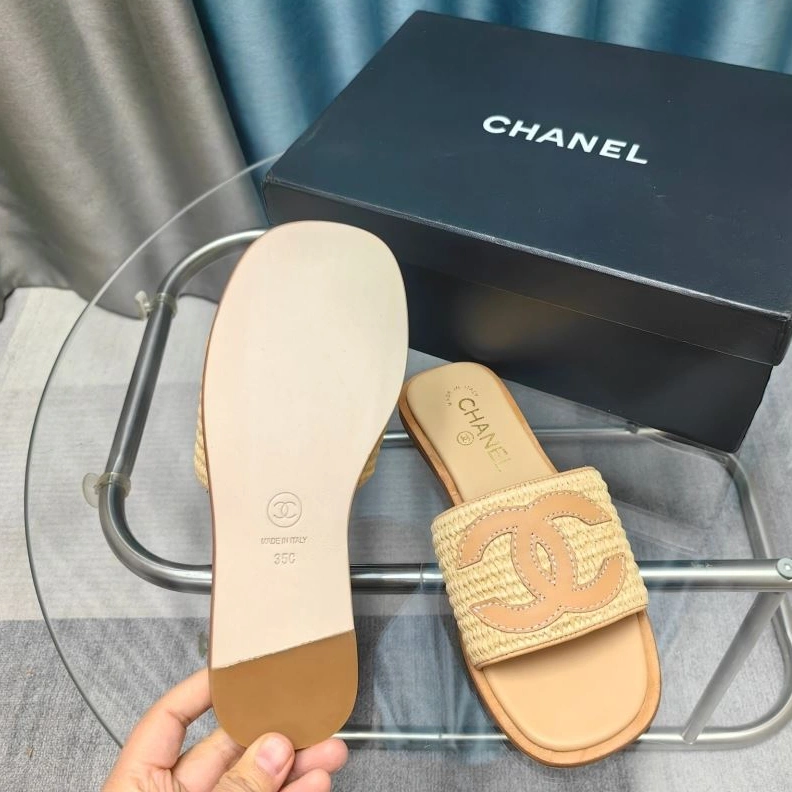 EasyMatch Chxnxl Slippers 122722