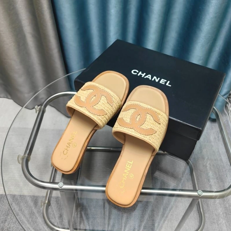 EasyMatch Chxnxl Slippers 122722