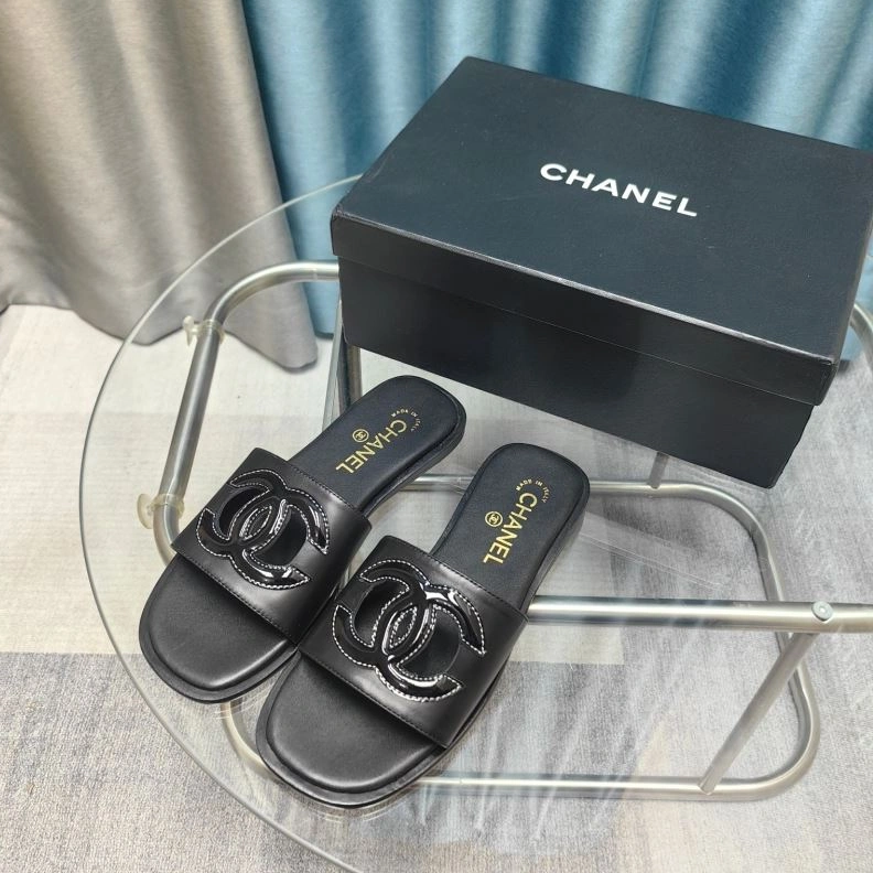 Vibrant Chxnxl Slippers 122745