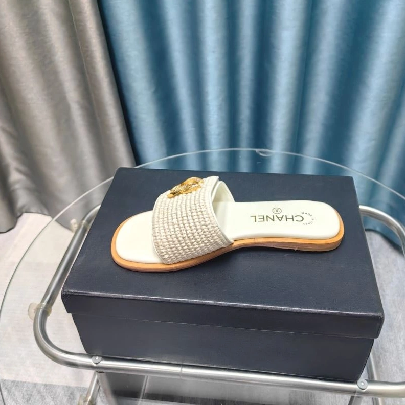 Cozy Chxnxl Slippers 122720
