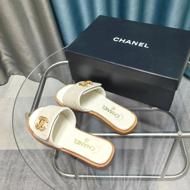 Cozy Chxnxl Slippers 122720