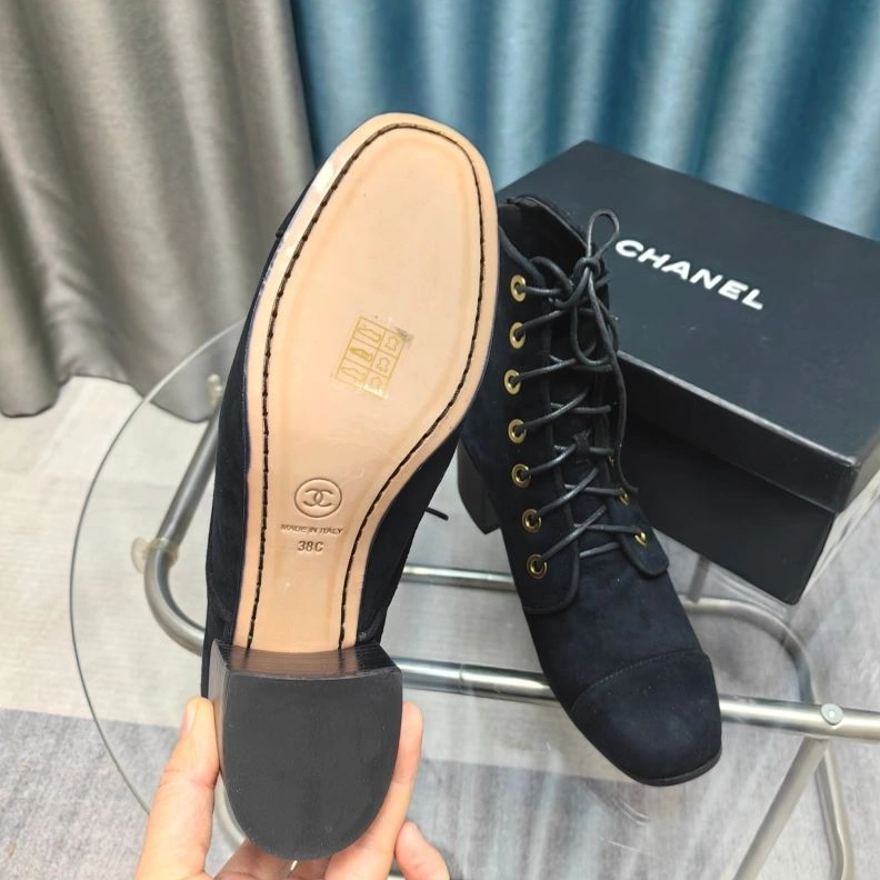 Classic Chxnxl Boots 123265