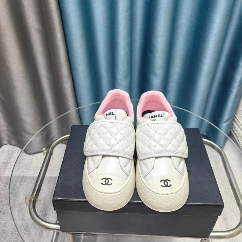 Comfortable Chxnxl Sneakers 122346